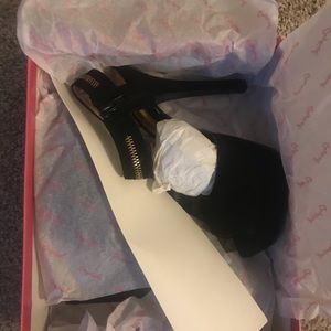 Brand new in box women’s fashion shoes